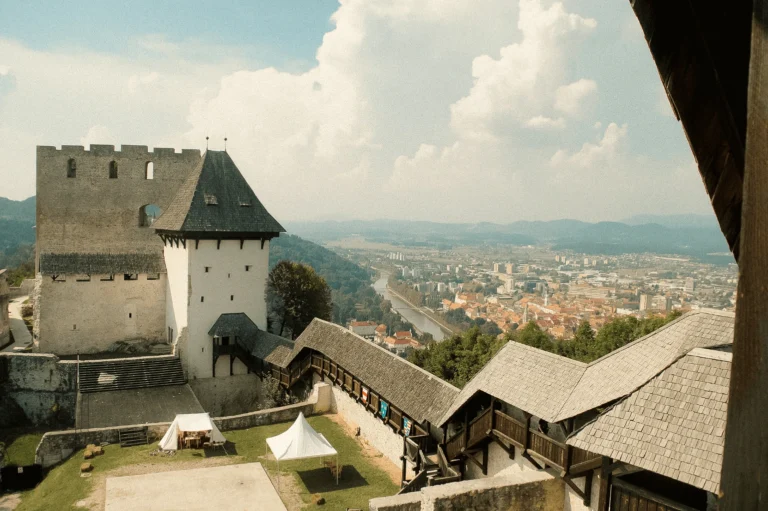 Pogled na Celje s celjskega gradu